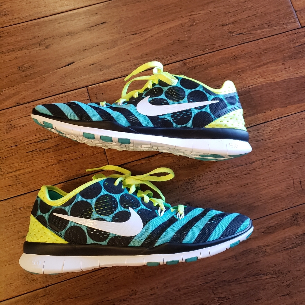 🦋 NEW NIKE FREE RUNNING SHOES🦋 - Picture 4 of 13